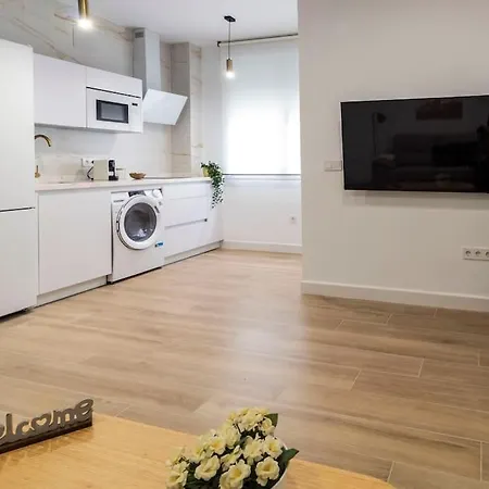 New Cozy Apartament Next To Sta Justa And Airport Seville Exterior photo
